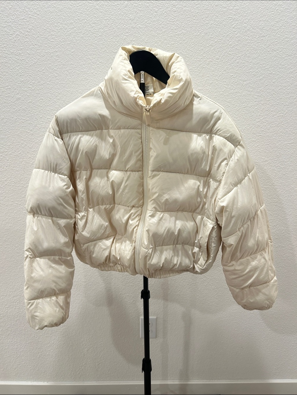 Sacré Cropped Cream Puffer Jacket - Women